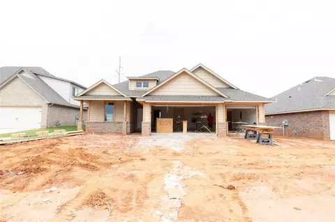 1009 Tim St, Moore, OK 73160