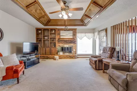 9001 Tracy Dr, Oklahoma City, OK 73132