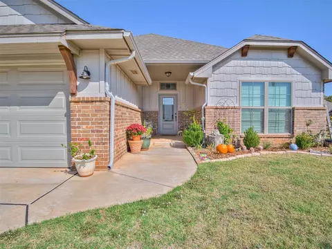 13900 Upper Village Dr, Piedmont, OK 73078