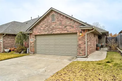 10805 Parke Pl, Midwest City, OK 73130
