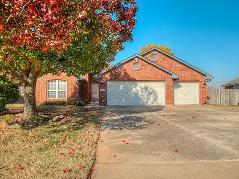21945 Homesteaders Pl, Edmond, OK 73012