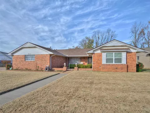 3213 Rolling Ln, Midwest City, OK 73110