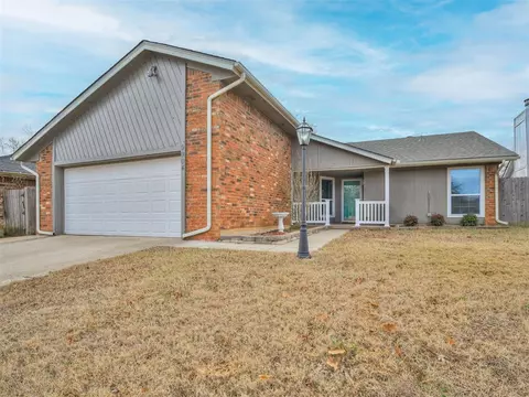 9904 Crest Dr, Oklahoma City, OK 73130
