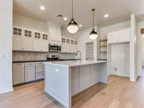 9009 NW 74th St, Yukon, OK 73099