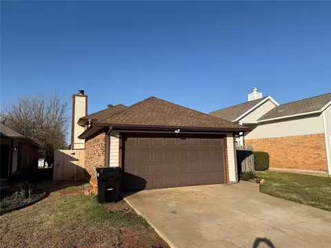 2315 Cedar Brook Dr, Moore, OK 73160 photo 2