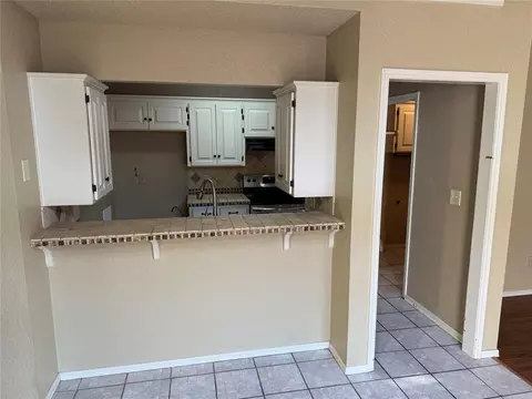 2315 Cedar Brook Dr, Moore, OK 73160 photo 5