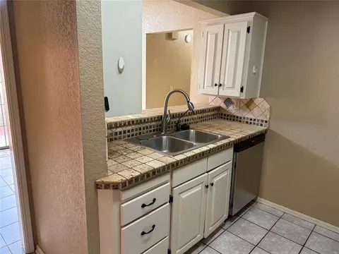 2315 Cedar Brook Dr, Moore, OK 73160 photo 3