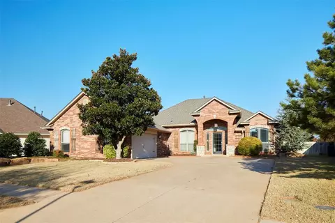 2055 Long Trail Ct, Edmond, OK 73012