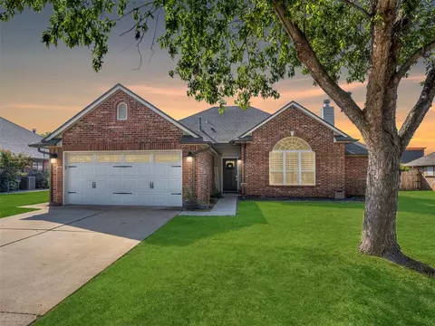 1920 Mark Rd, Edmond, OK 73003