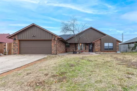 12016 Sagamore Dr, Yukon, OK 73099