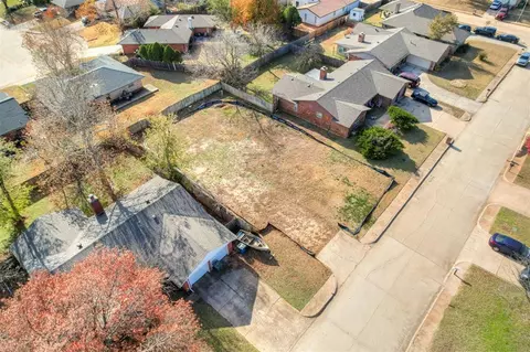 512 Owens Ave, Edmond, OK 73013
