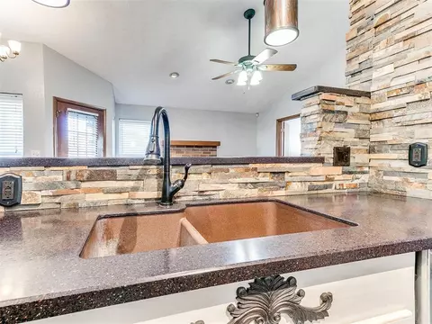 2005 Silver Fox Dr, Edmond, OK 73003 photo 12
