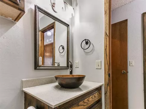 2005 Silver Fox Dr, Edmond, OK 73003 photo 25