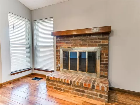 2005 Silver Fox Dr, Edmond, OK 73003 photo 8