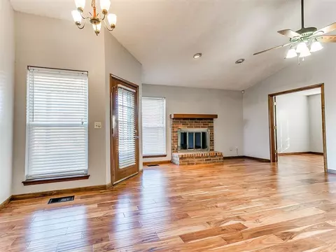 2005 Silver Fox Dr, Edmond, OK 73003 photo 5