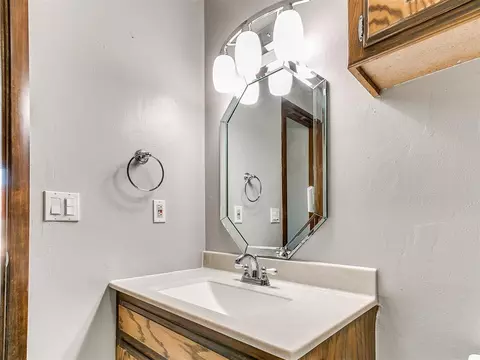2005 Silver Fox Dr, Edmond, OK 73003 photo 19