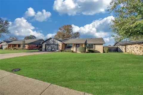 305 S Cardinal Cir, Altus, OK 73521