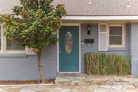 10208 Northland Rd, The Village, OK 73120