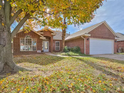 1036 SW 129th St, Moore, OK 73170 photo 3