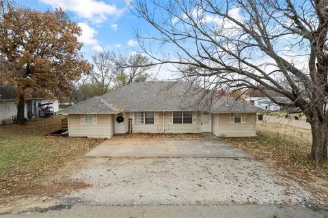 601 Dogwood Ave #1-2, Wellston, OK 74881