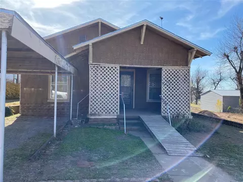 210 E 5th St, Cement, OK 73017 photo 2
