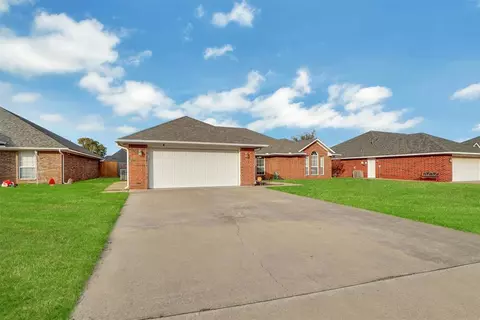 421 N Quail Run, Altus, OK 73521 photo 2