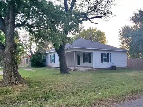 420 N 4th St, Tecumseh, OK 74873