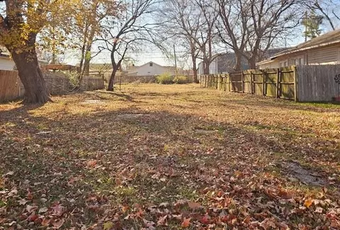 713 E 14th St, Ada, OK 74820