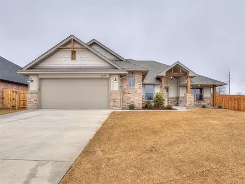 2432 Creekview Trl, Moore, OK 73160