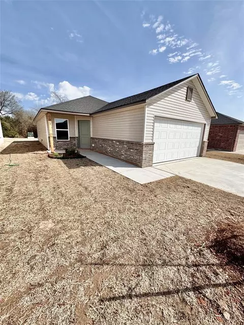 12013 SW 34 St, Yukon, OK 73099