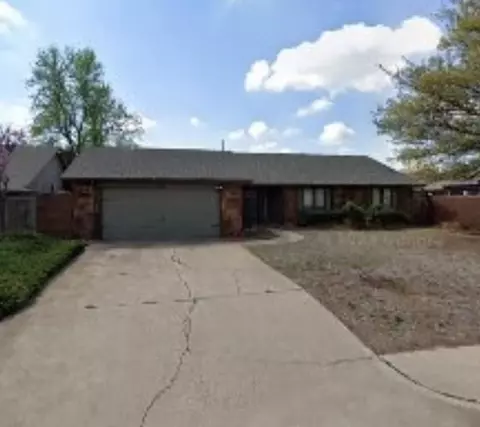 124 E Platt Dr, Yukon, OK 73099