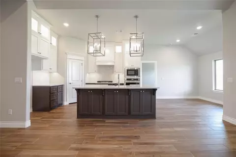 16100 Coneflower Dr, Edmond, OK 73013