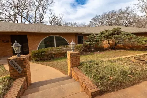 2204 Tall Oaks Trl, Edmond, OK 73025