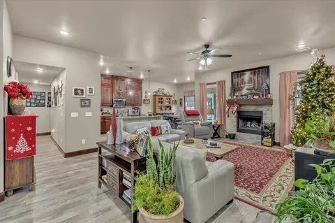 9409 Megans Way, Mcloud, OK 74851 photo 17