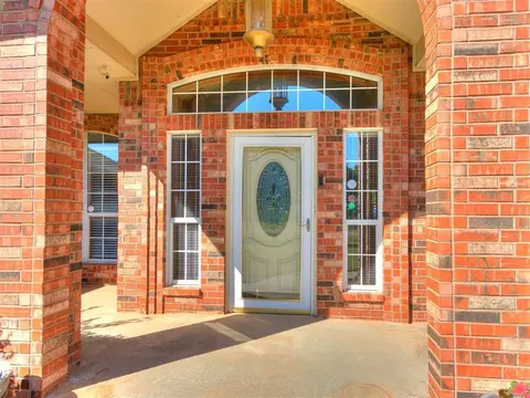 826 S Mustang Rd, Tuttle, OK 73089 photo 6