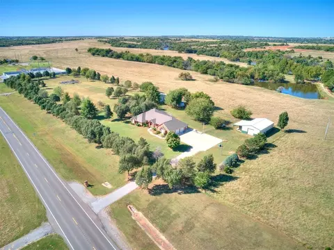 826 S Mustang Rd, Tuttle, OK 73089 photo 3