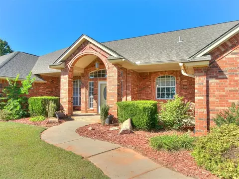 826 S Mustang Rd, Tuttle, OK 73089 photo 5