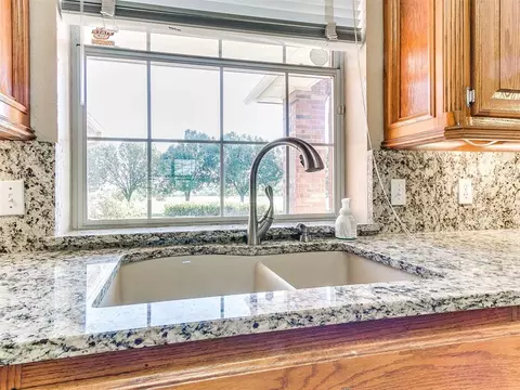 826 S Mustang Rd, Tuttle, OK 73089 photo 16