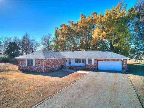 2271 N Dobbs Rd, Harrah, OK 73045