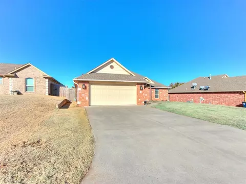 1216 Palmer Dr, Shawnee, OK 74804