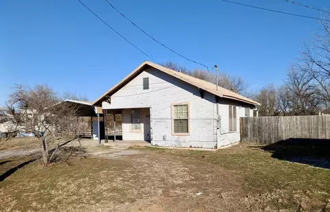 118 N Louisiana Ave, Mangum, OK 73554