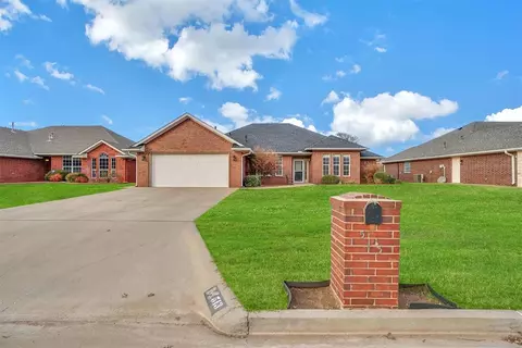 513 N Quail Run, Altus, OK 73521 photo 2