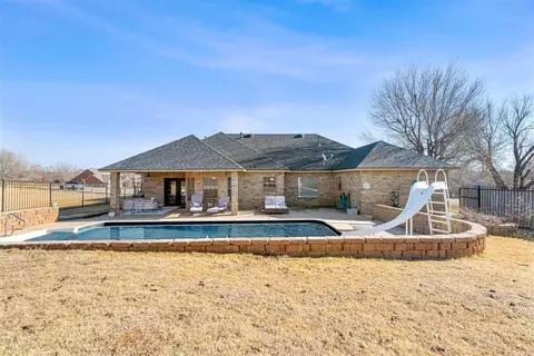 2145 Richland Dr, Newcastle, OK 73065