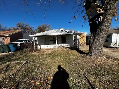 531 E Curtis Dr, Midwest City, OK 73110