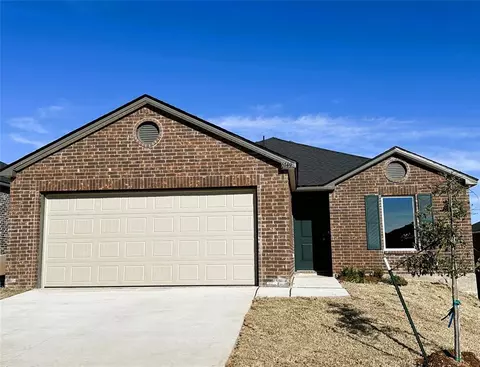 6201 Bradford Pear Ln, Edmond, OK 73034