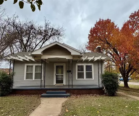 702 S 8th St, Chickasha, OK 73018