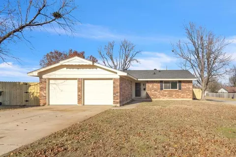 123 E Beech Ave, Yukon, OK 73099