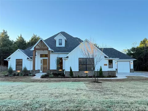 9208 SW 90th St, Mustang, OK 73064