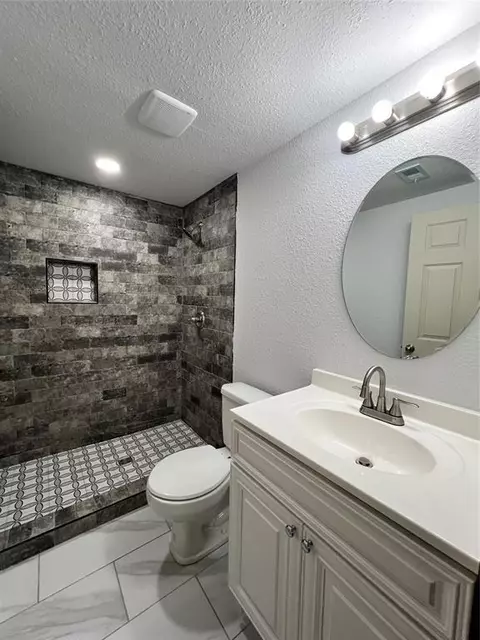 104 NE Sequoyah Ln, Broken Bow, OK 74728 photo 2
