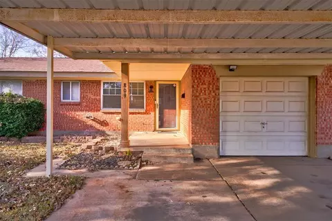 809 Arnold Ave, Moore, OK 73160